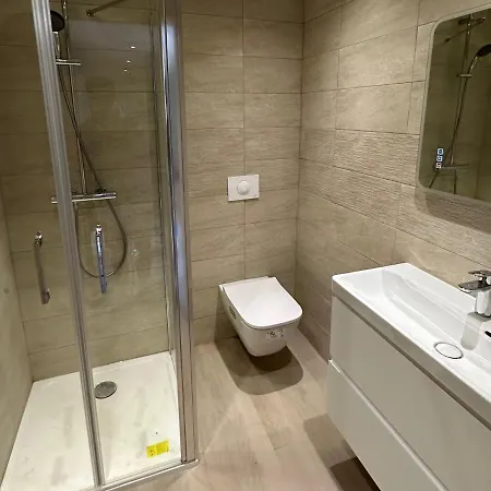 Alivu - Moderne Avec Terrasse Apartamento